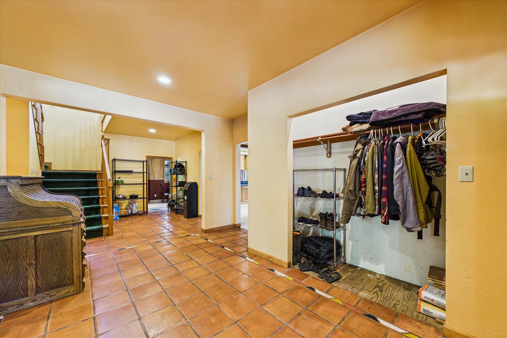 3450 Laytonville Dos Rios Road