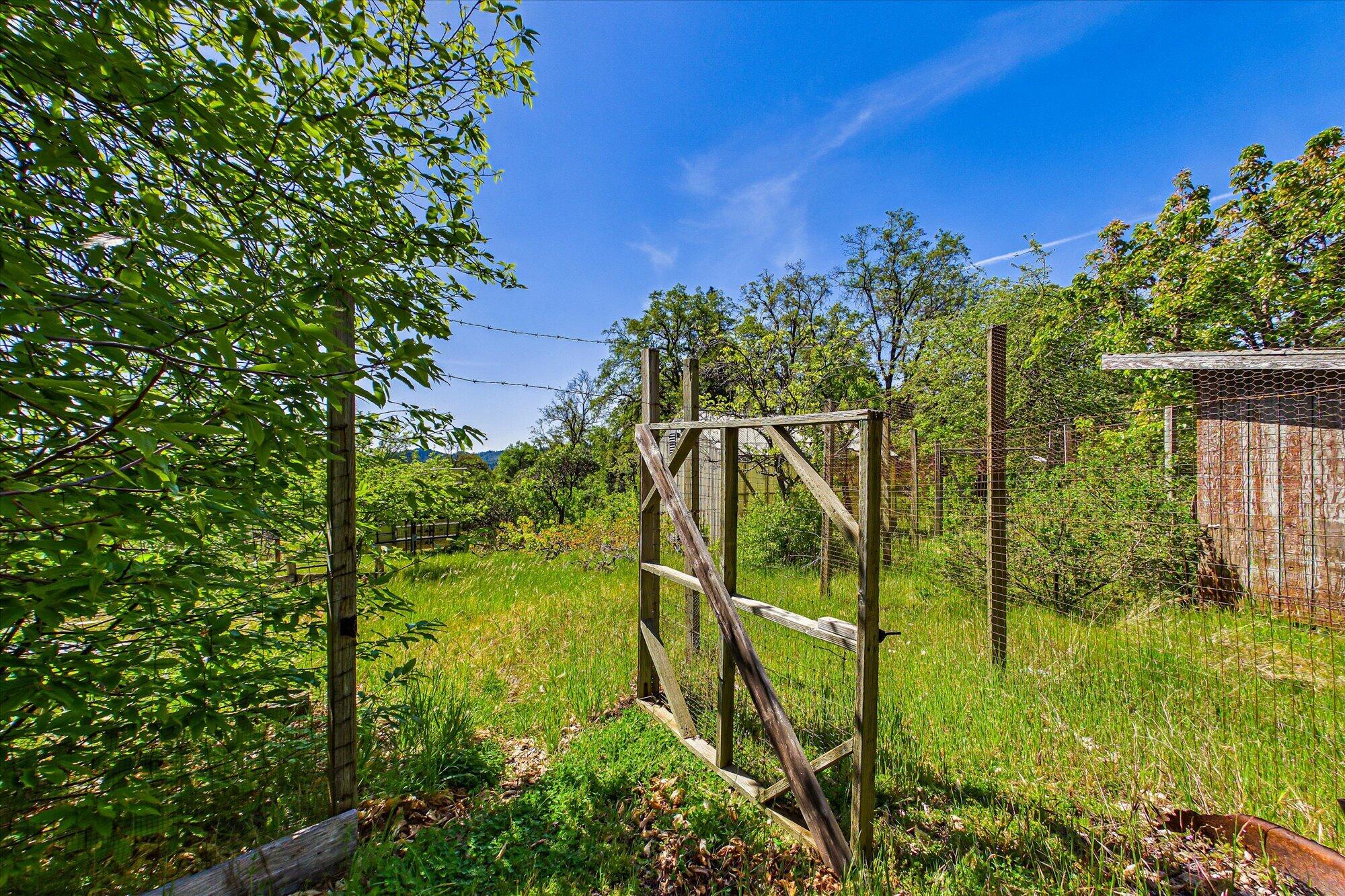 3450 Laytonville Dos Rios Road