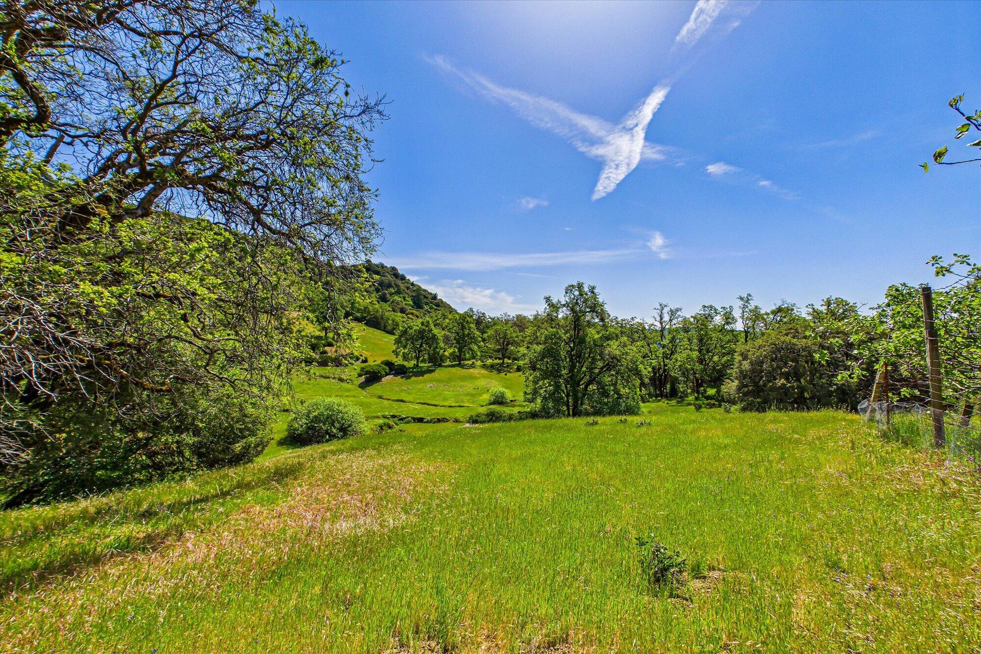 3450 Laytonville Dos Rios Road