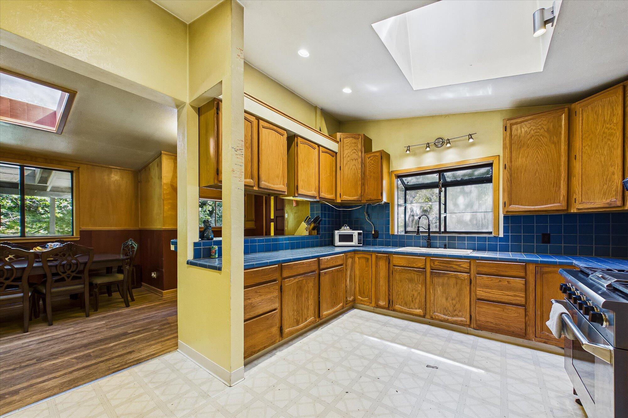3450 Laytonville Dos Rios Road