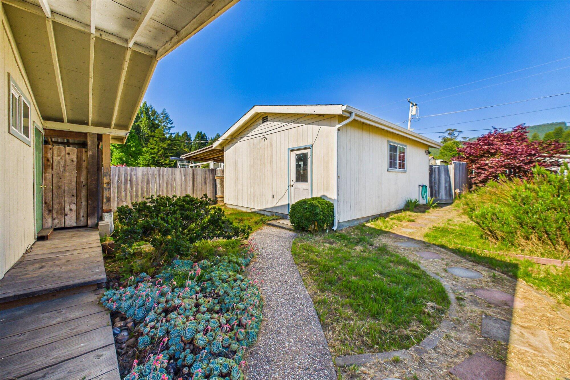 1051 Evans Street