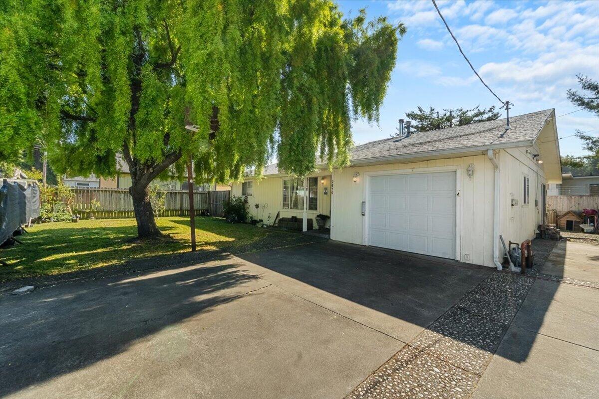 2075 Simmons Road
