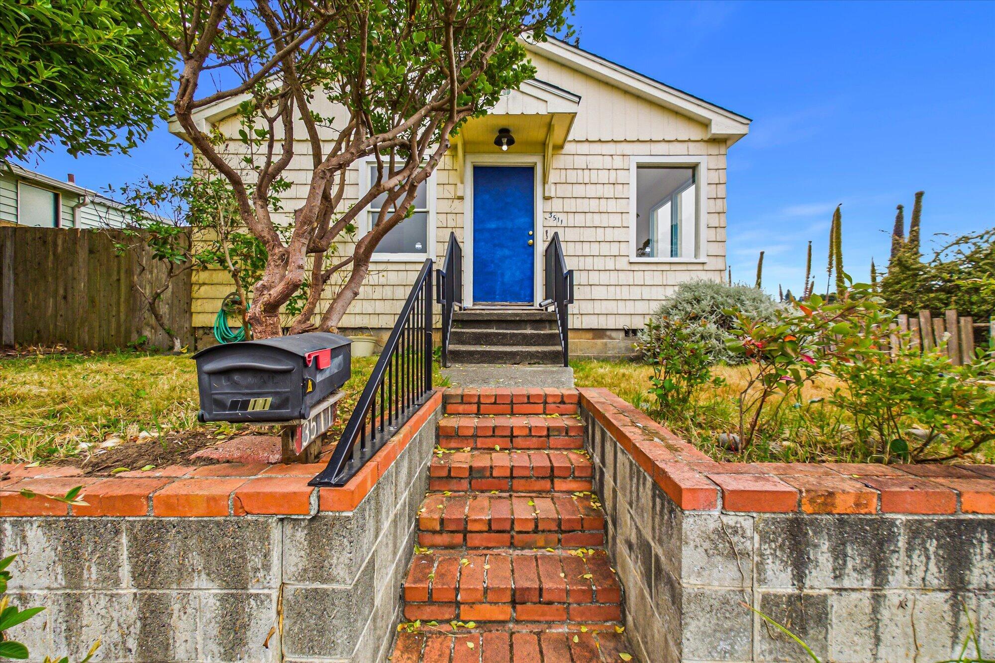 3511 Dakota Street