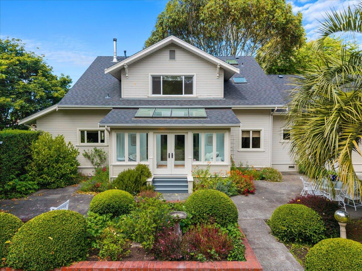 1234 Rose Avenue