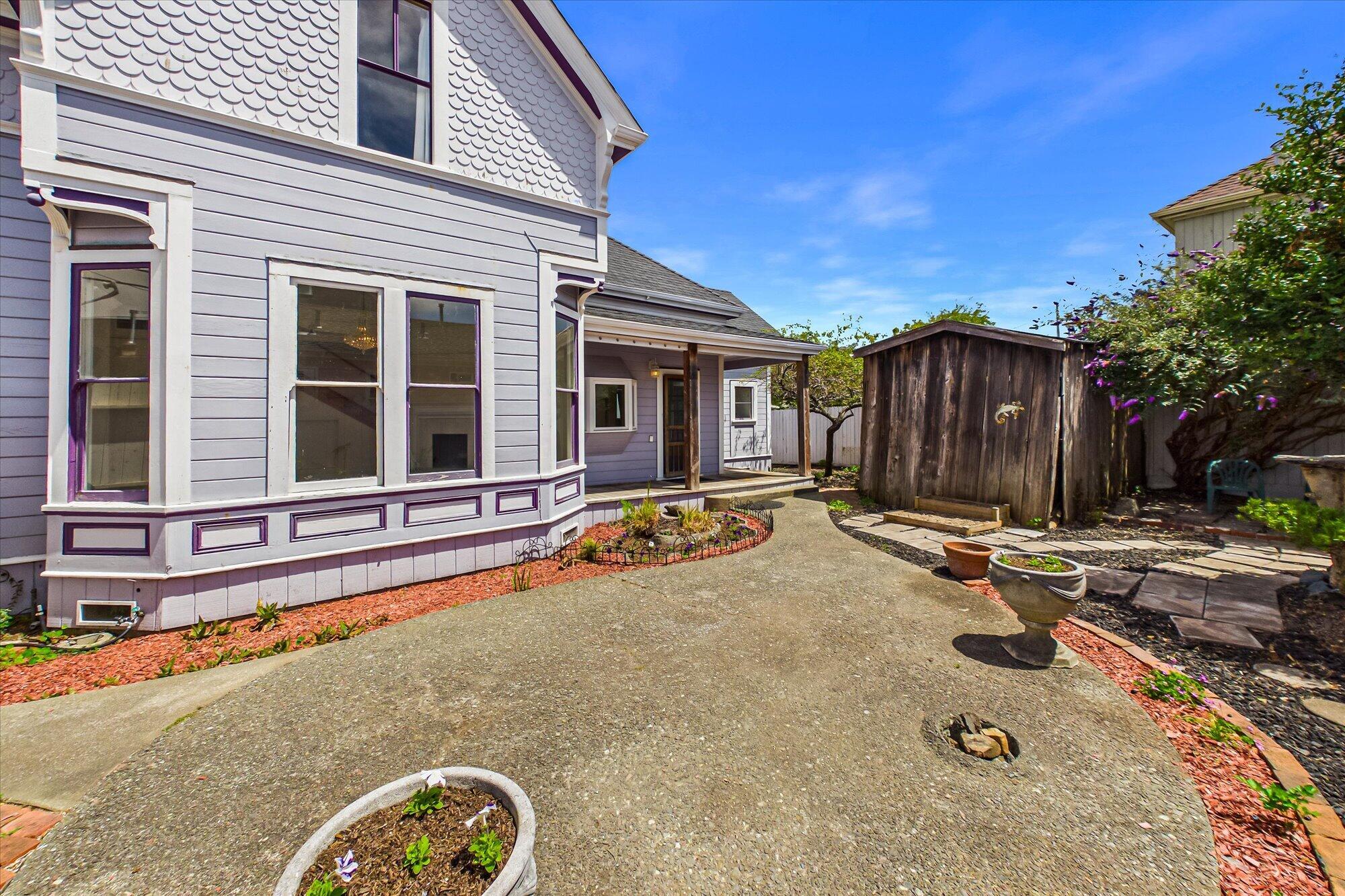 1423 C Street