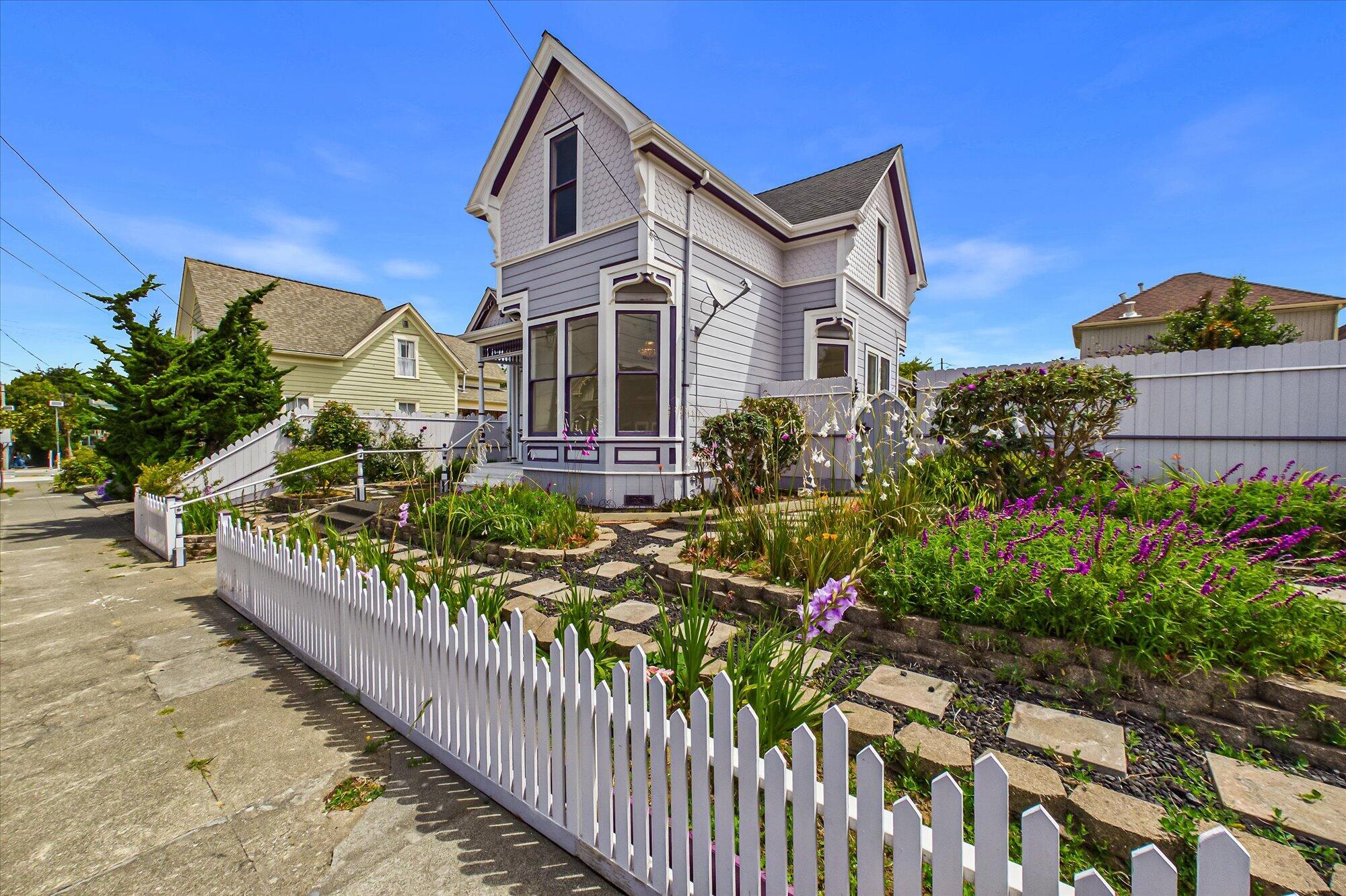 1423 C Street