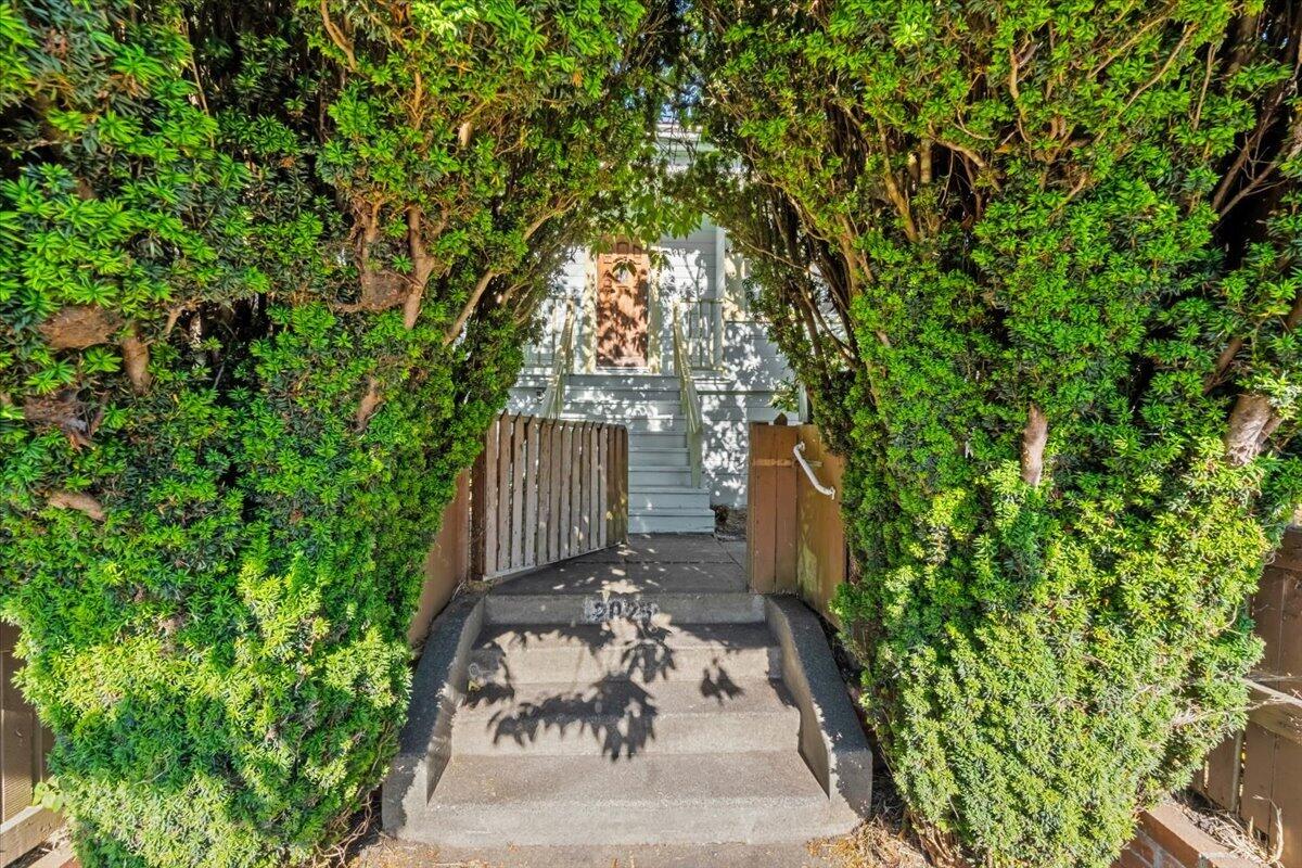 2025 California Street