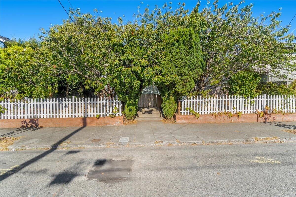2025 California Street