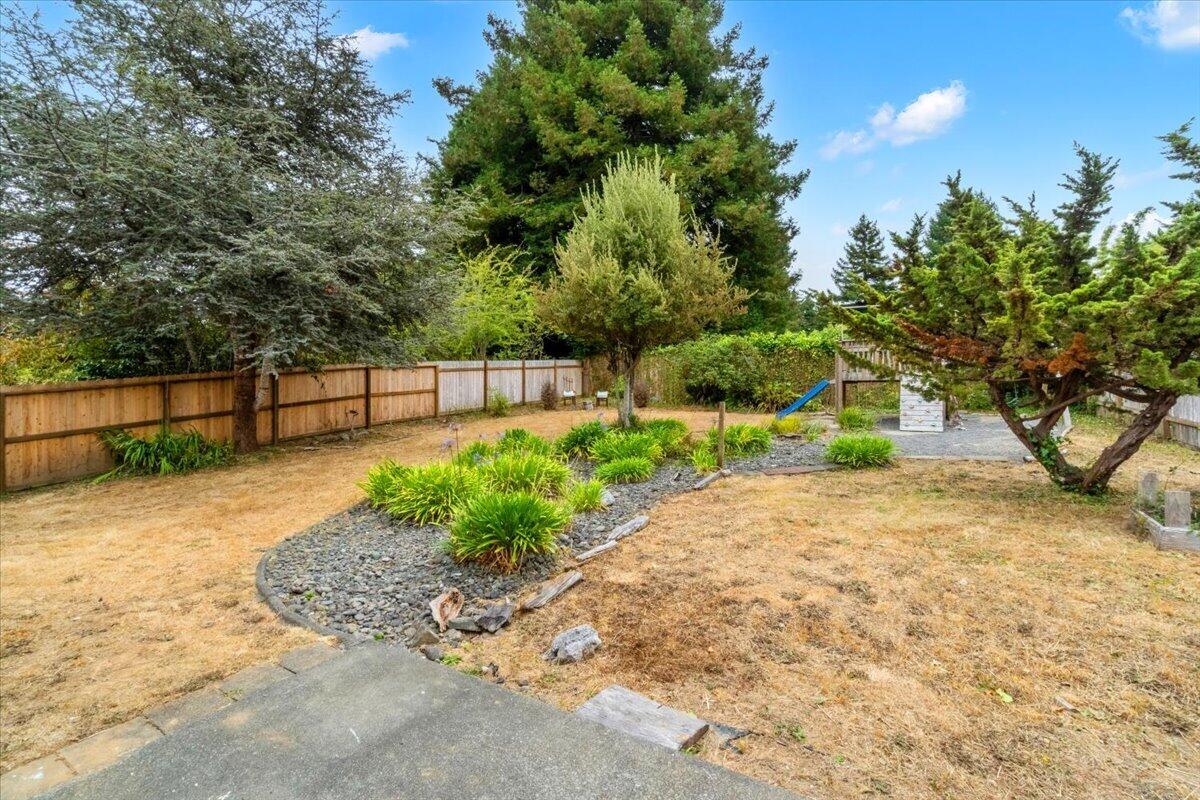 1400 Leslie Road