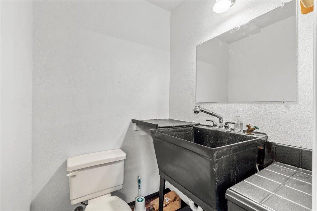 1400 Leslie Road