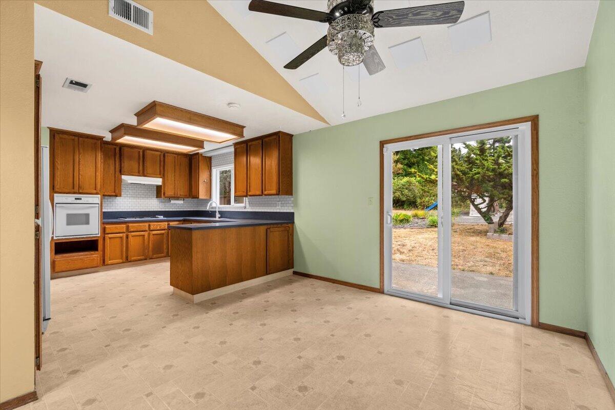 1400 Leslie Road