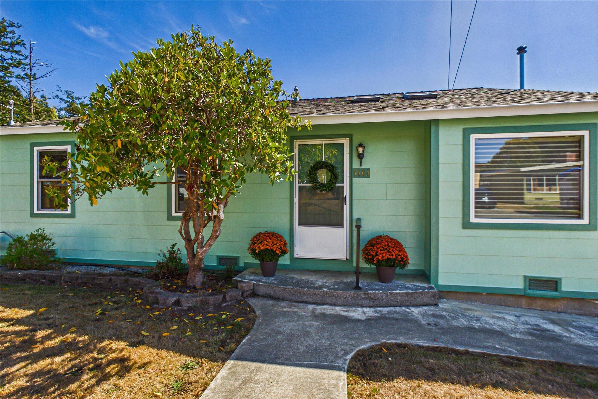 1161 High Street