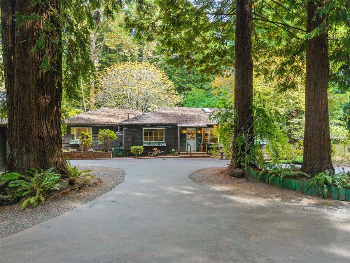 5170 Woodland Way