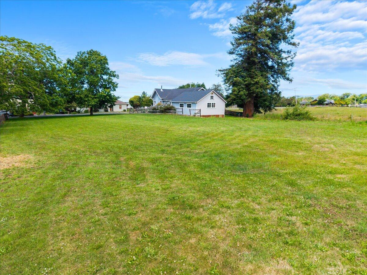 000 Rose Avenue