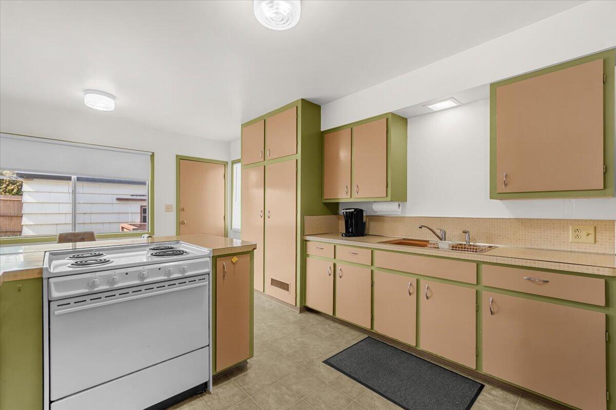 1704 I Street