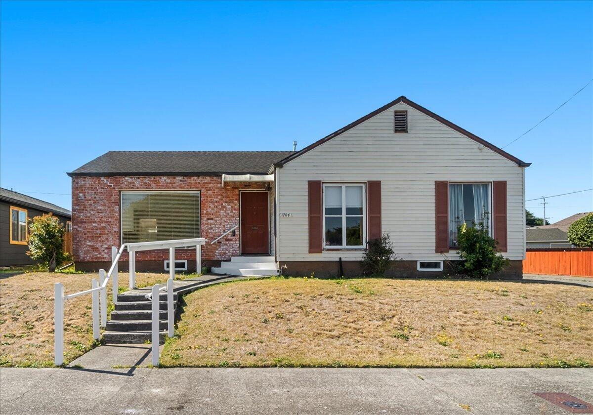 1704 I Street