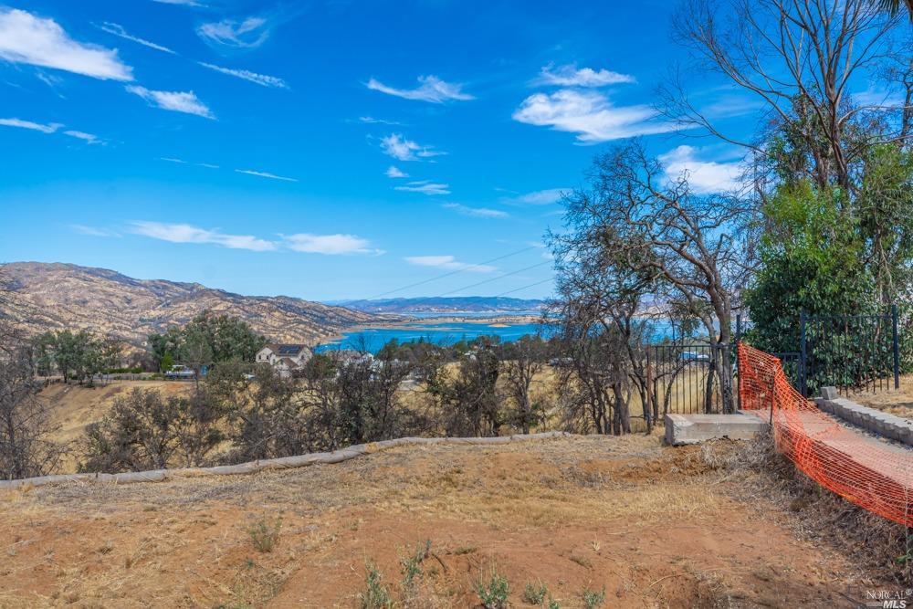208 Manzanita Ln