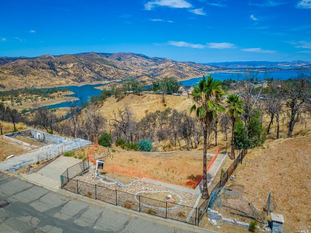 208 Manzanita Ln