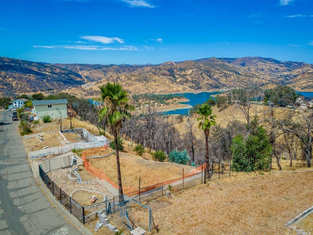 208 Manzanita Ln
