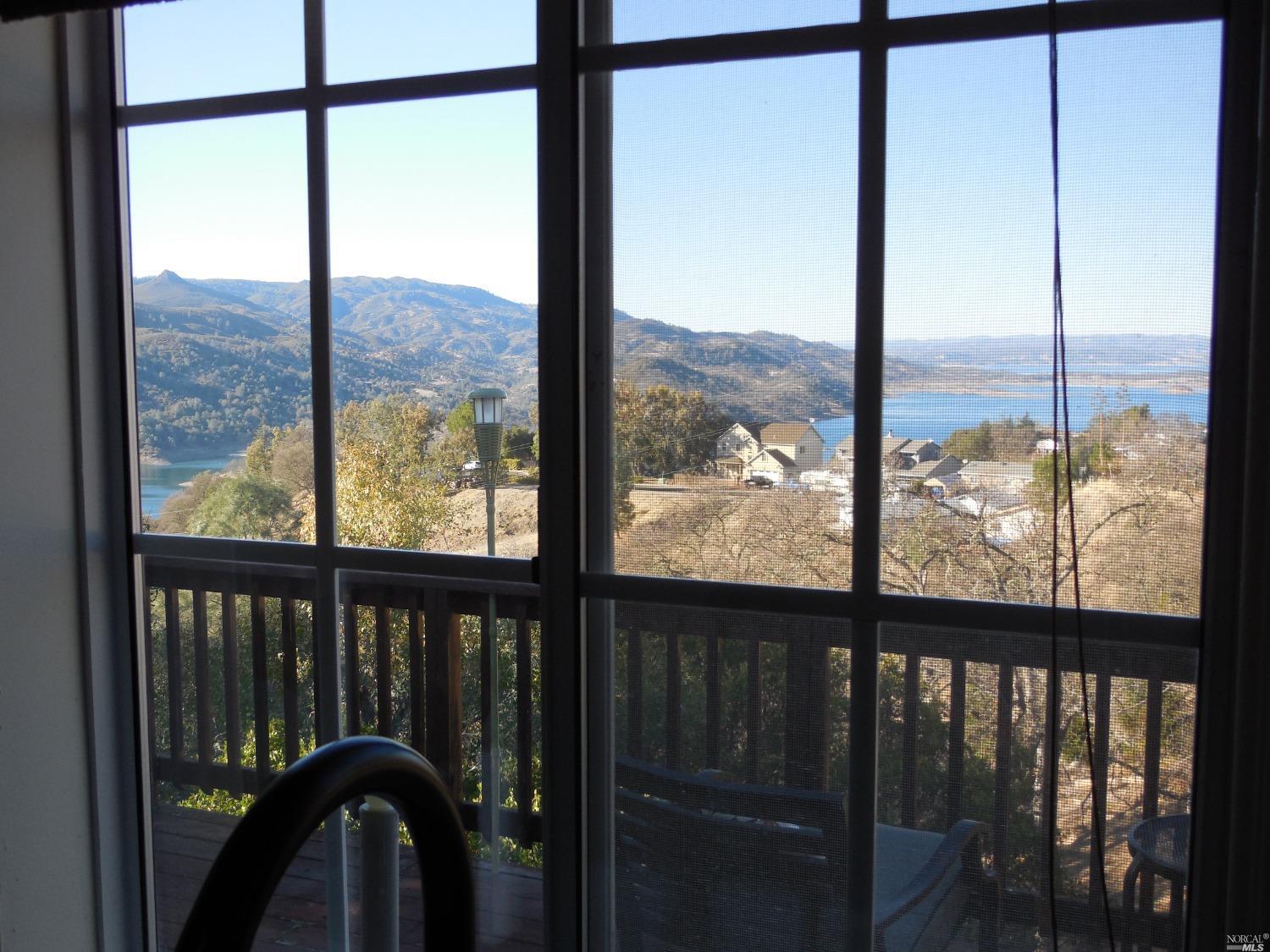 208 Manzanita Ln