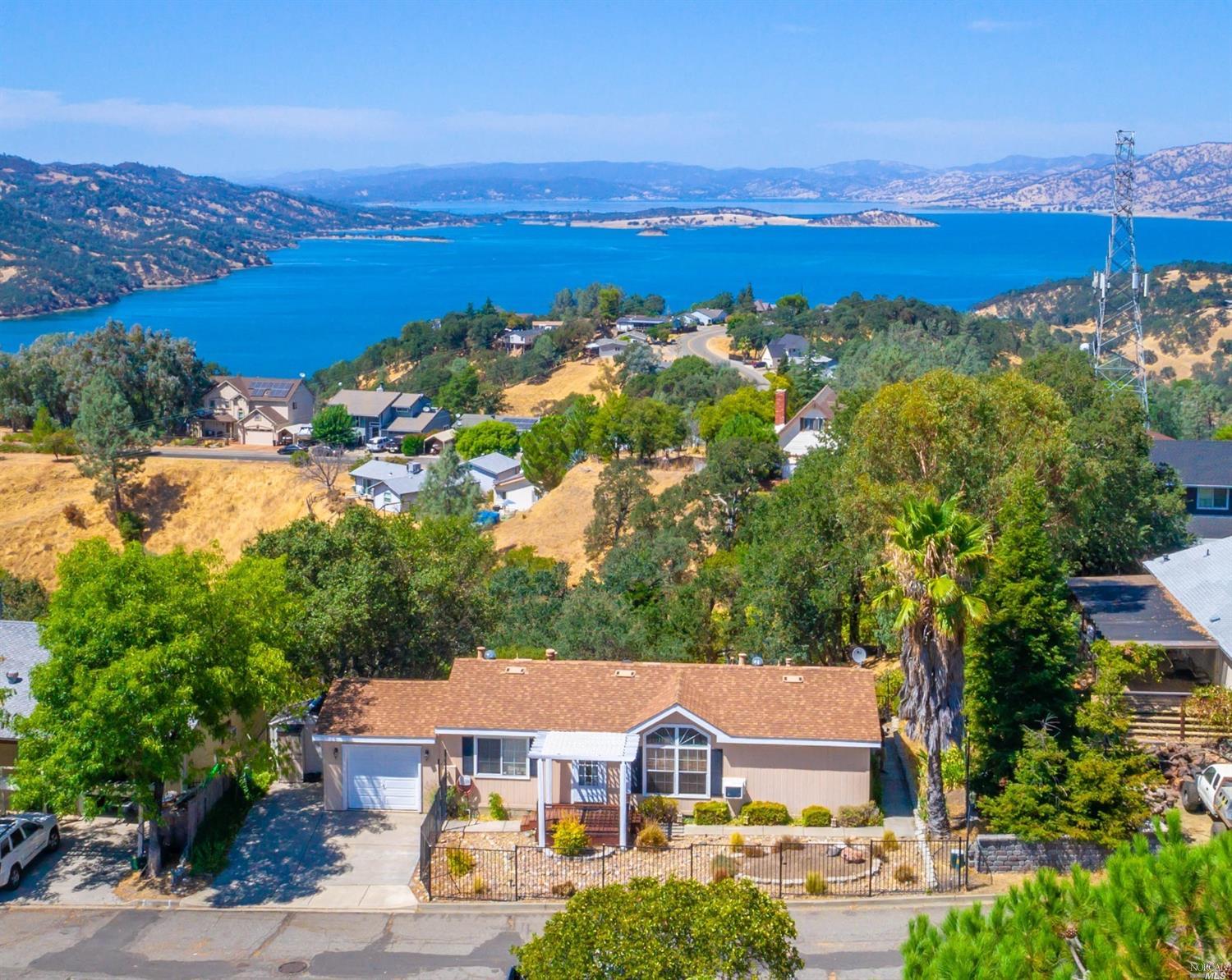 208 Manzanita Ln