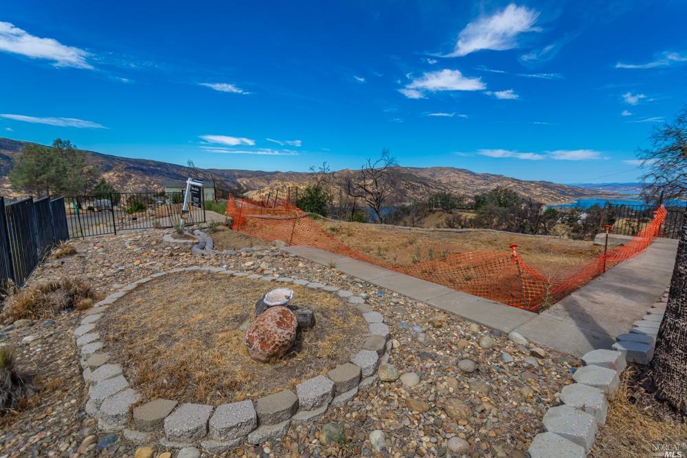208 Manzanita Ln