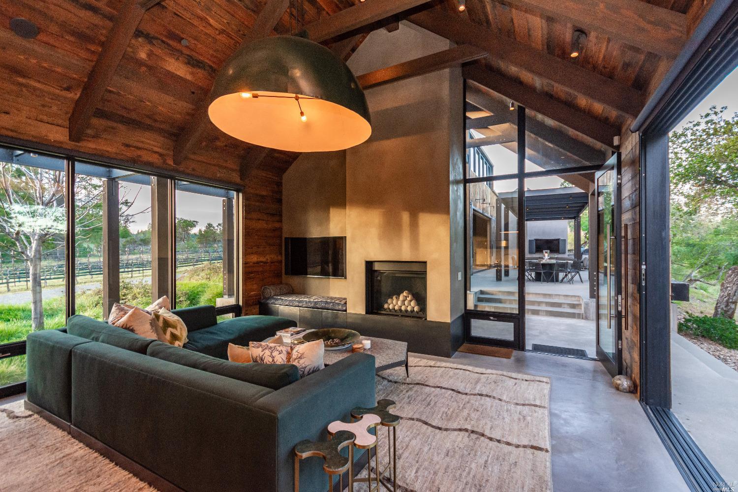 285 Howell Mountain Rd