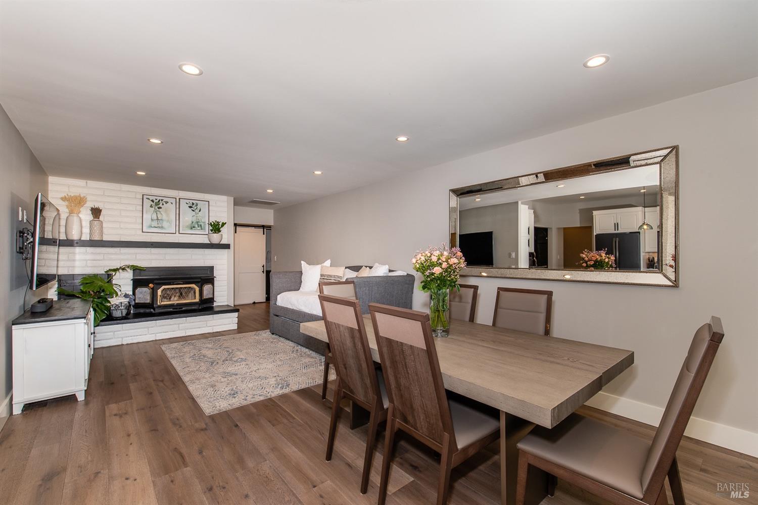 4193 Sonoma Mountain Rd