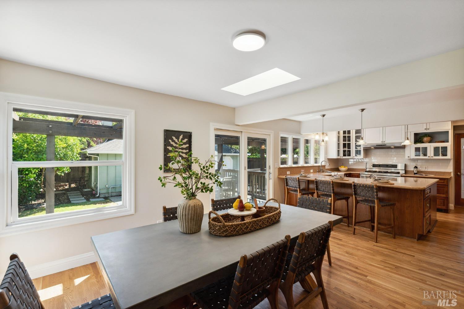 33 Meadow Dr