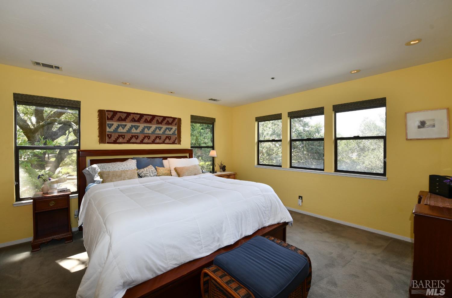 54 El Monte Way