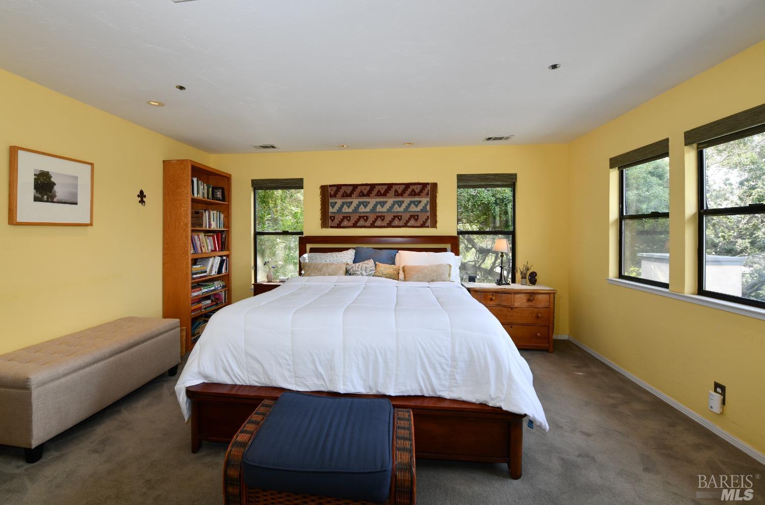 54 El Monte Way