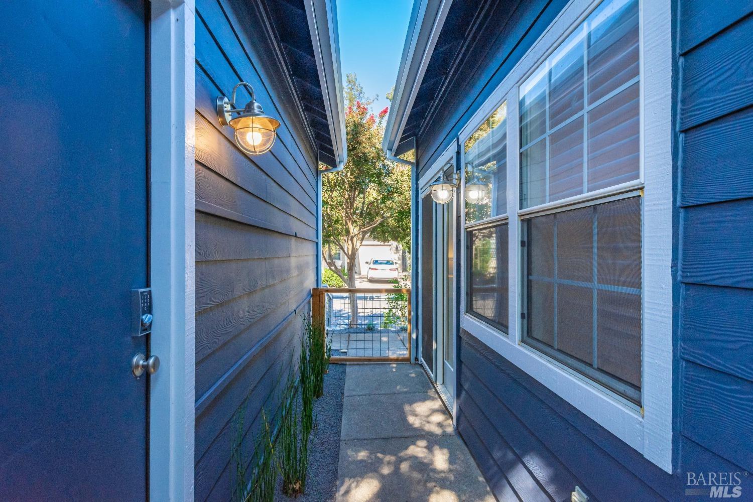 13 Jasmine St