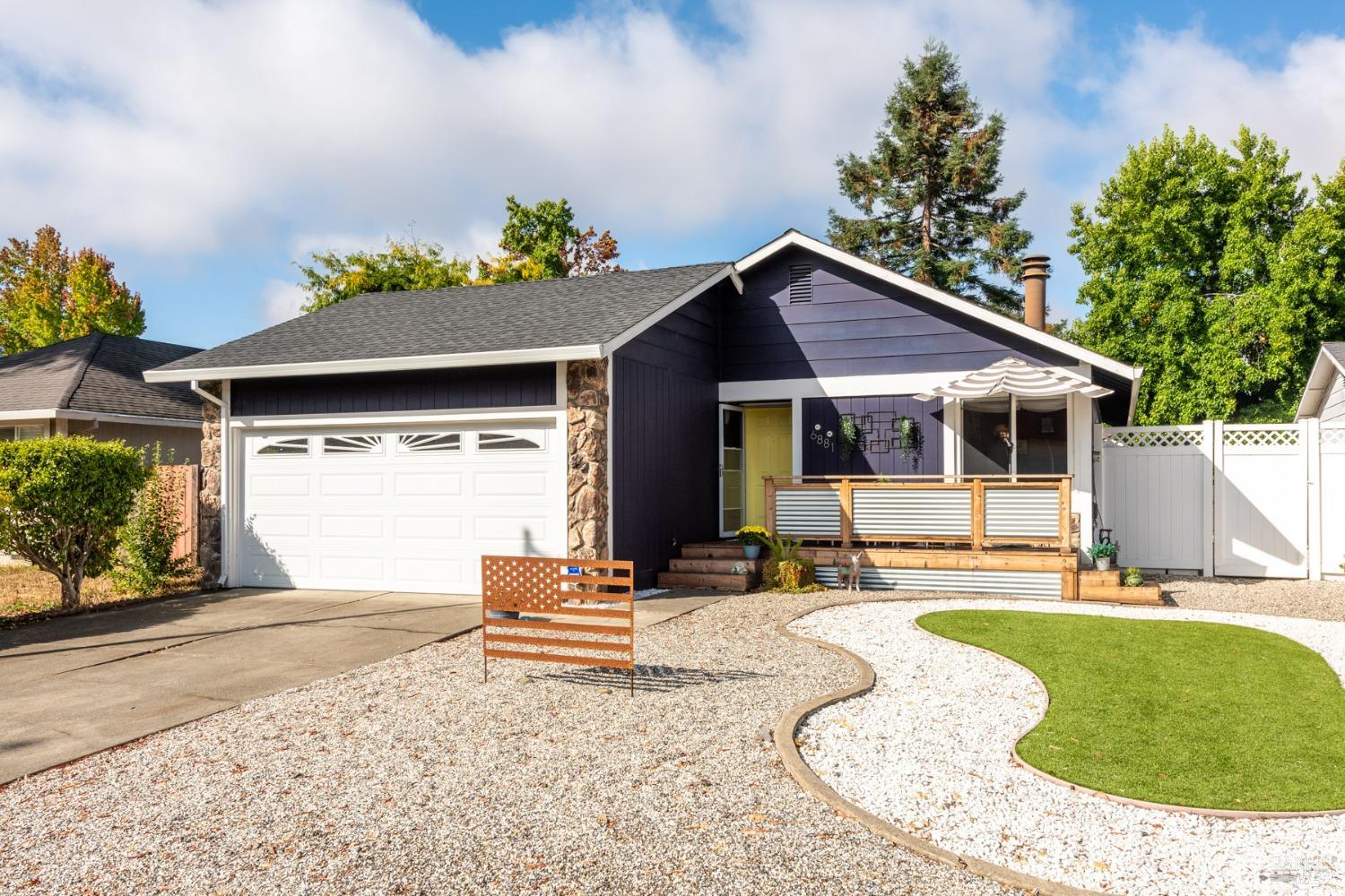 6881 Avenida Cala