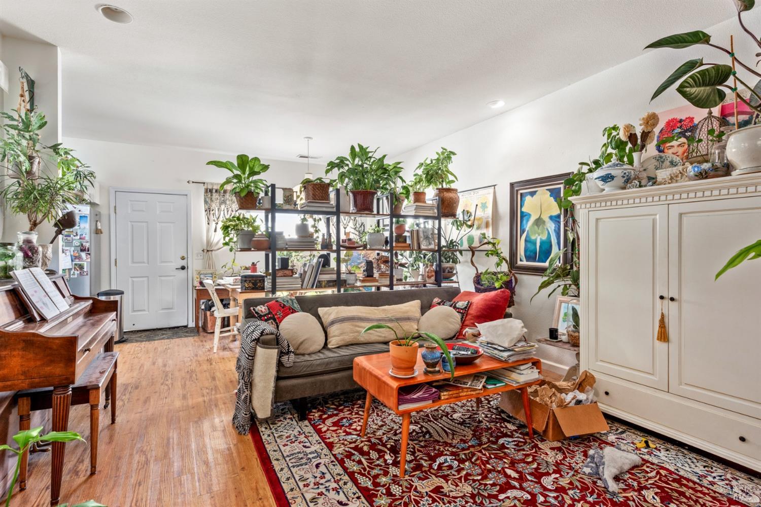 856 3rd St W