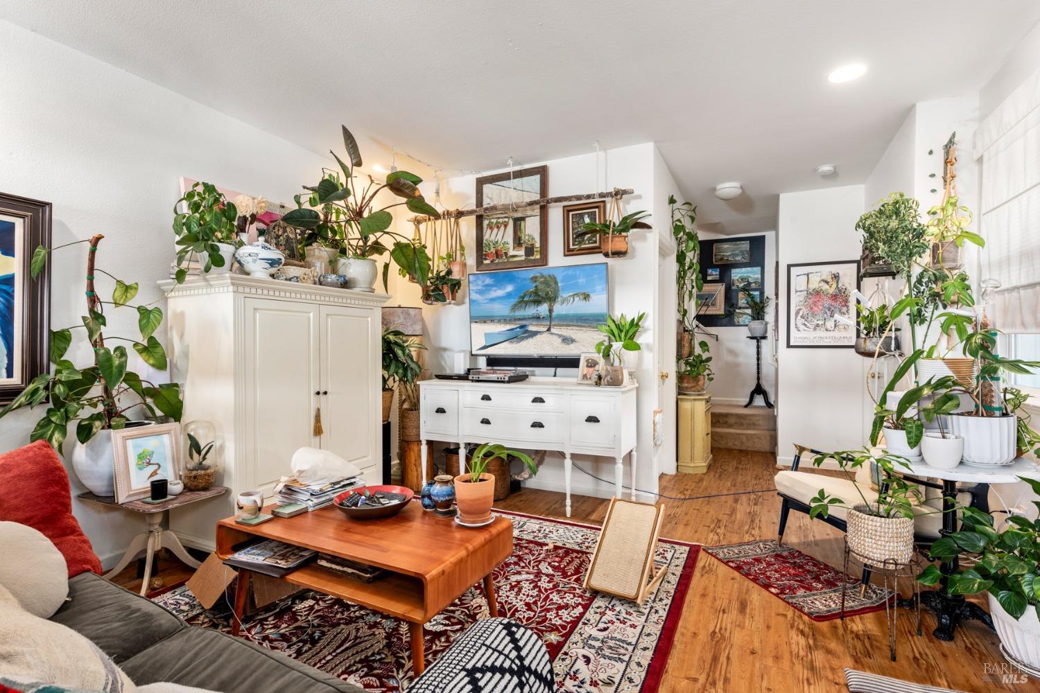 856 3rd St W