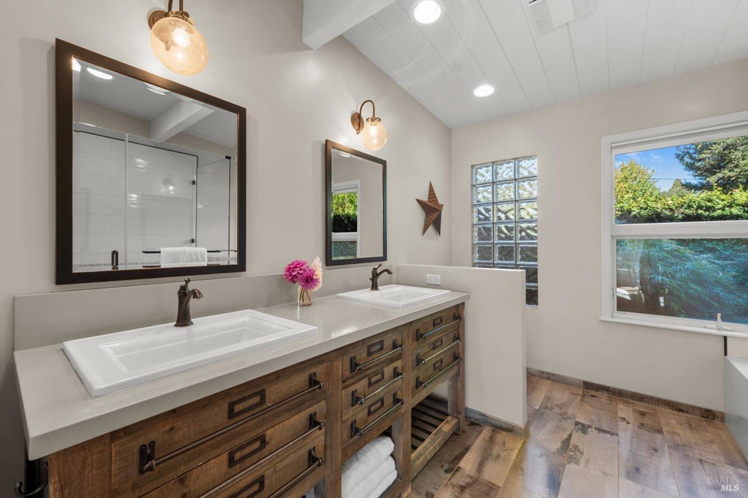1115 Petra Dr