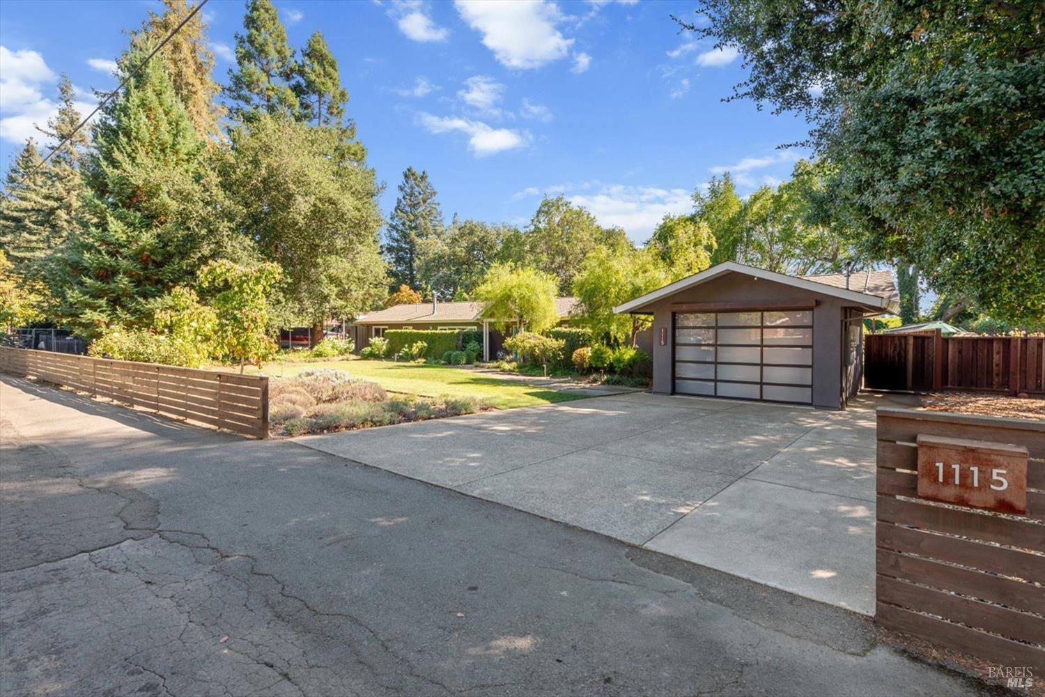 1115 Petra Dr