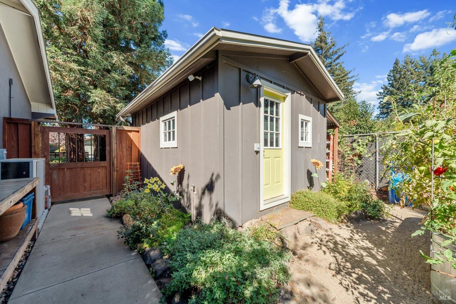 1115 Petra Dr