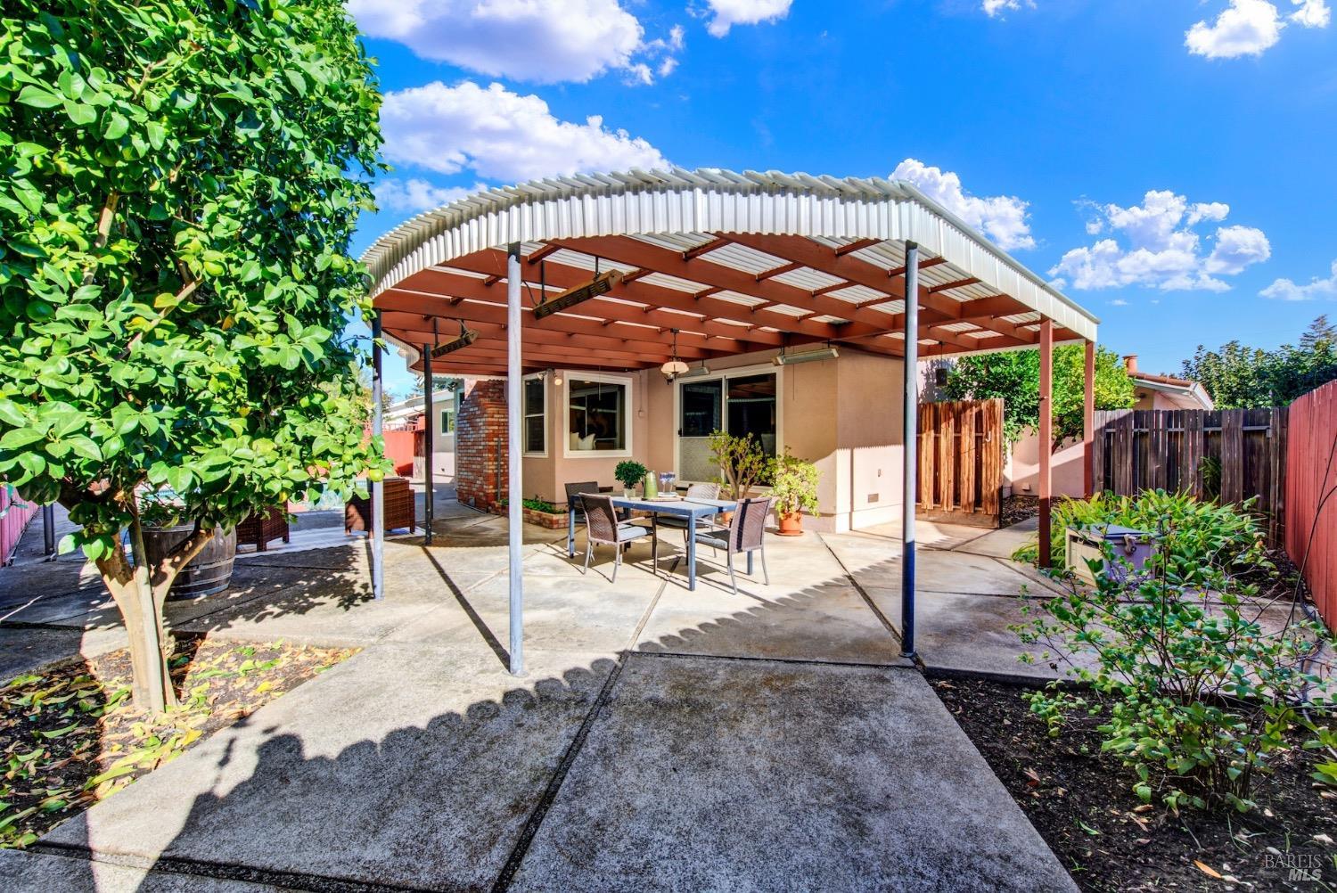 2573 Rollingwood Dr