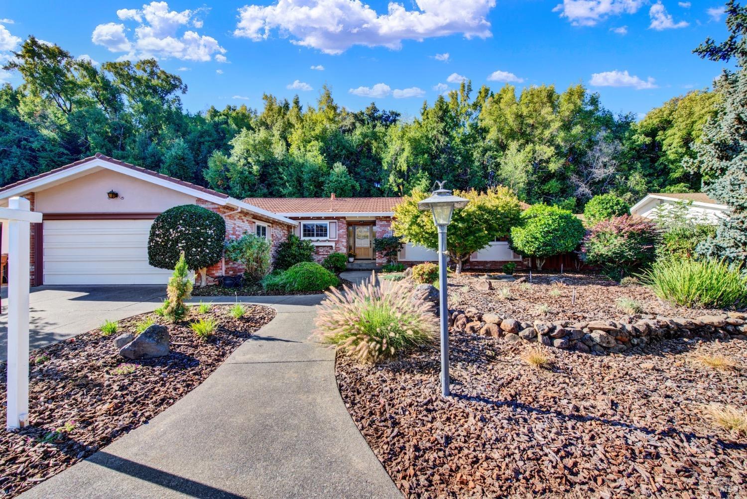 2573 Rollingwood Dr