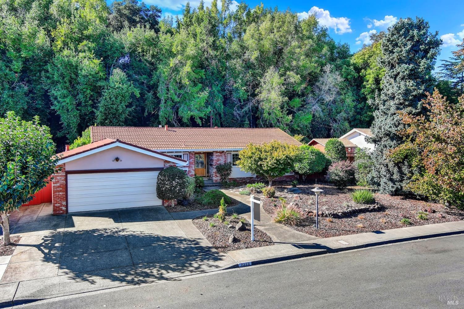 2573 Rollingwood Dr