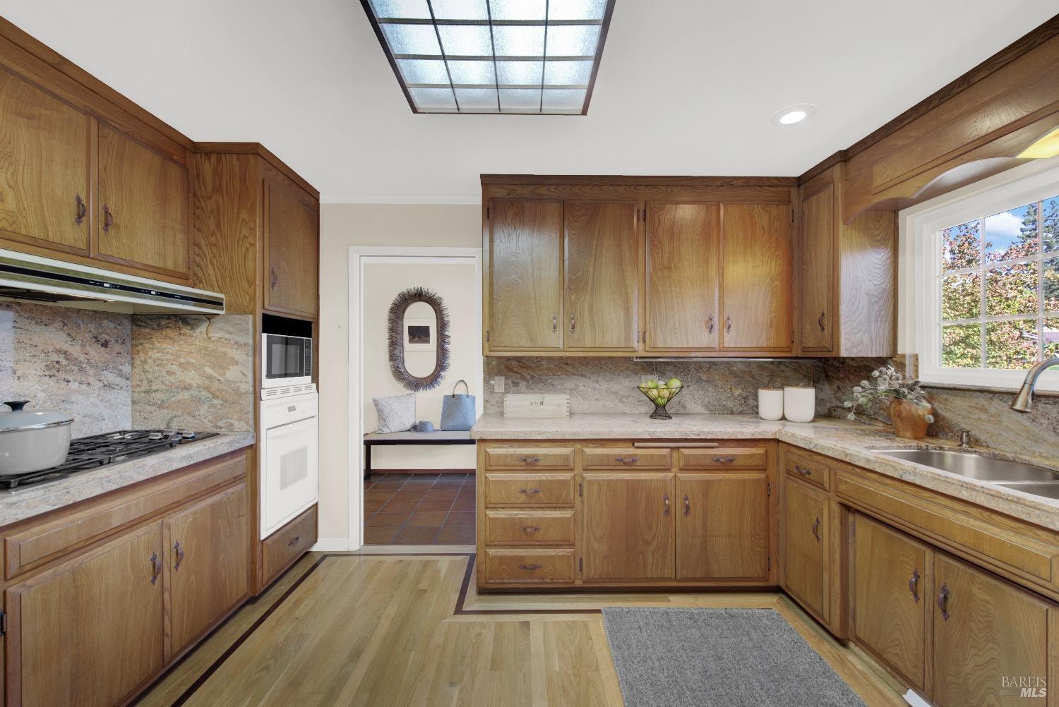 2573 Rollingwood Dr