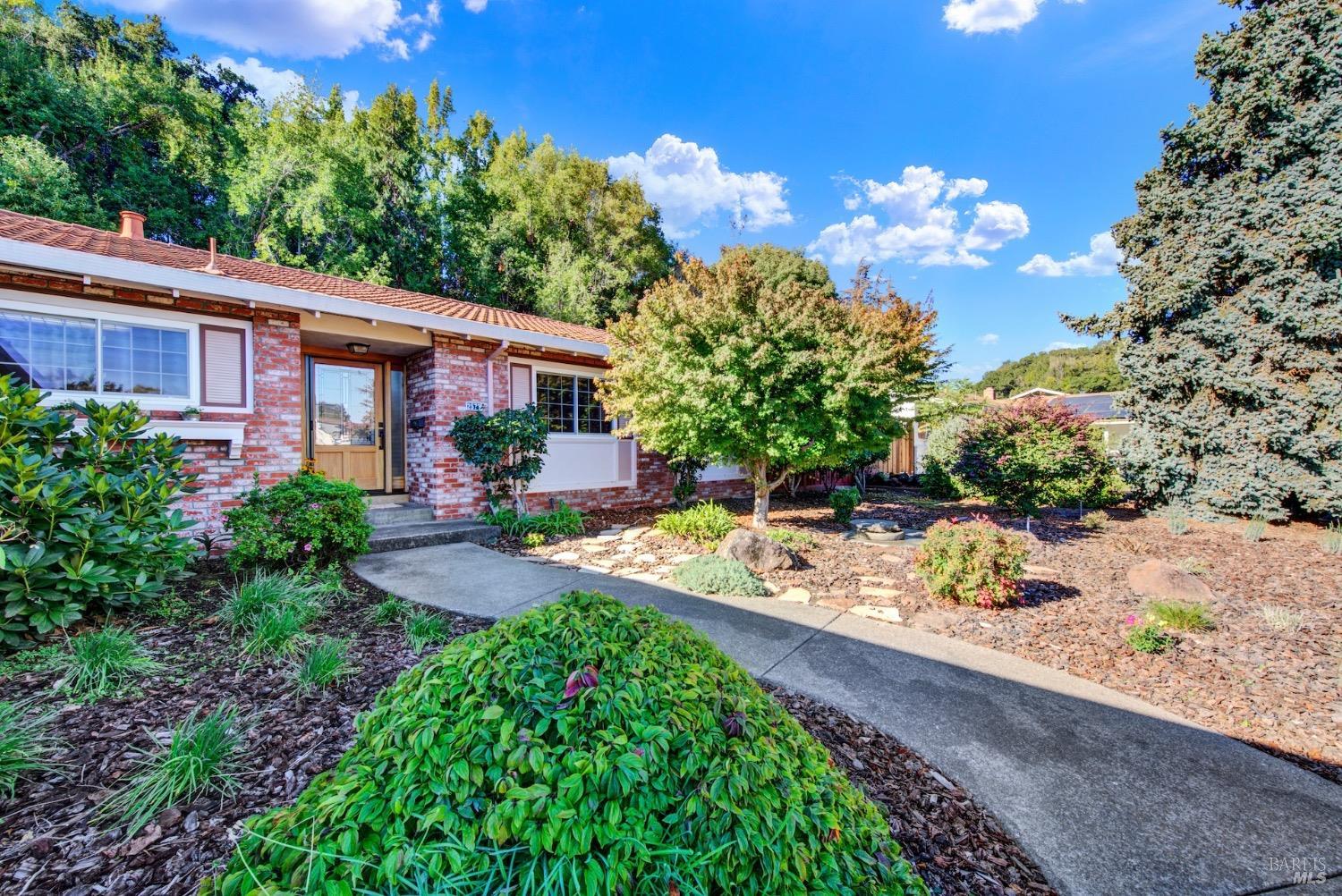 2573 Rollingwood Dr