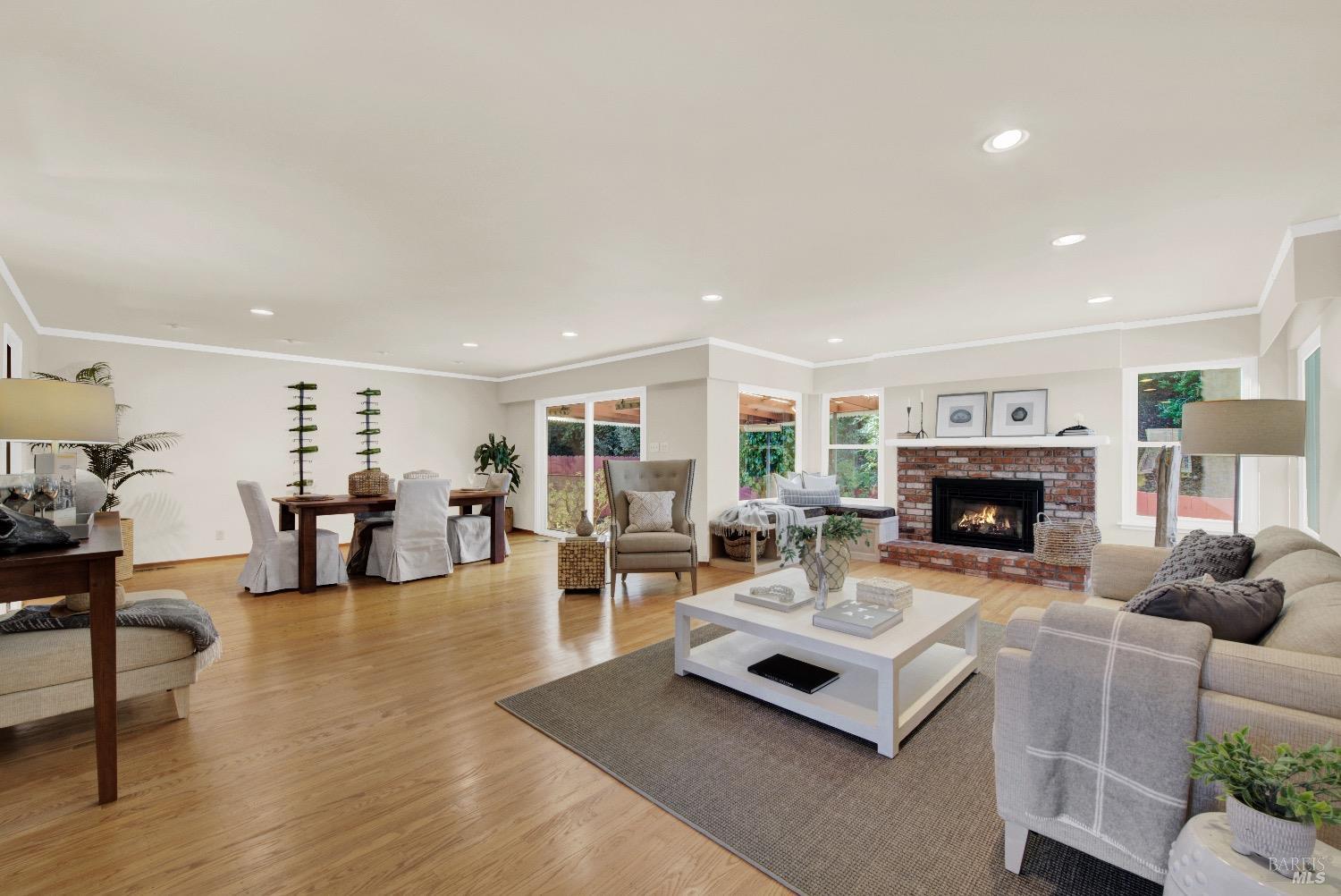2573 Rollingwood Dr