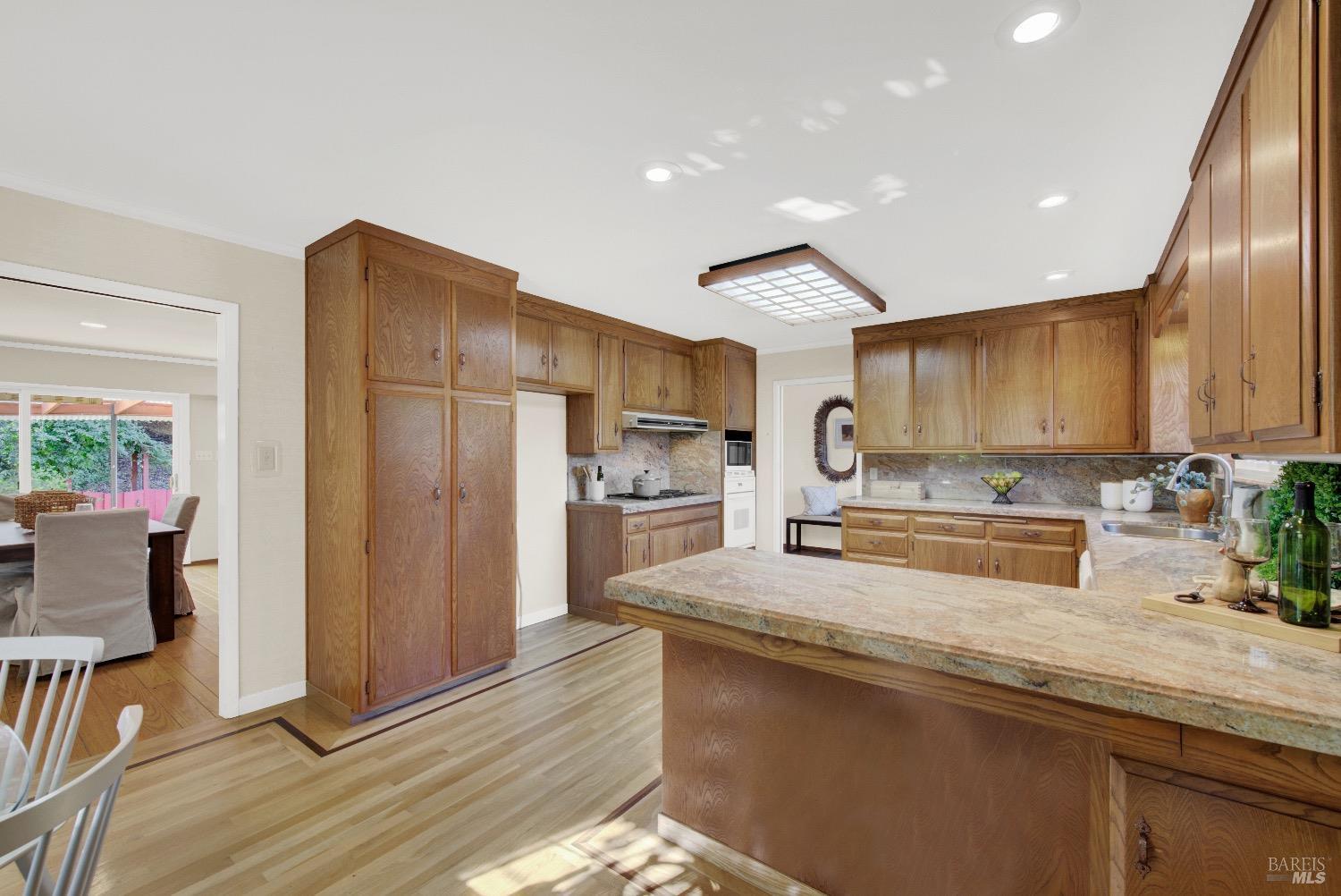 2573 Rollingwood Dr