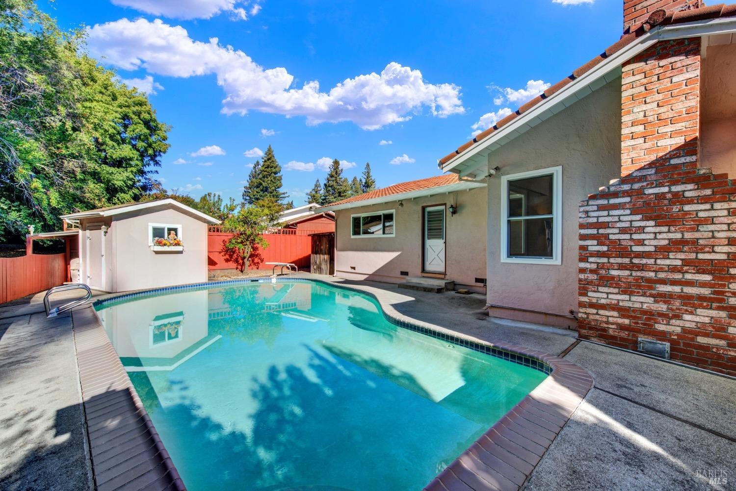 2573 Rollingwood Dr