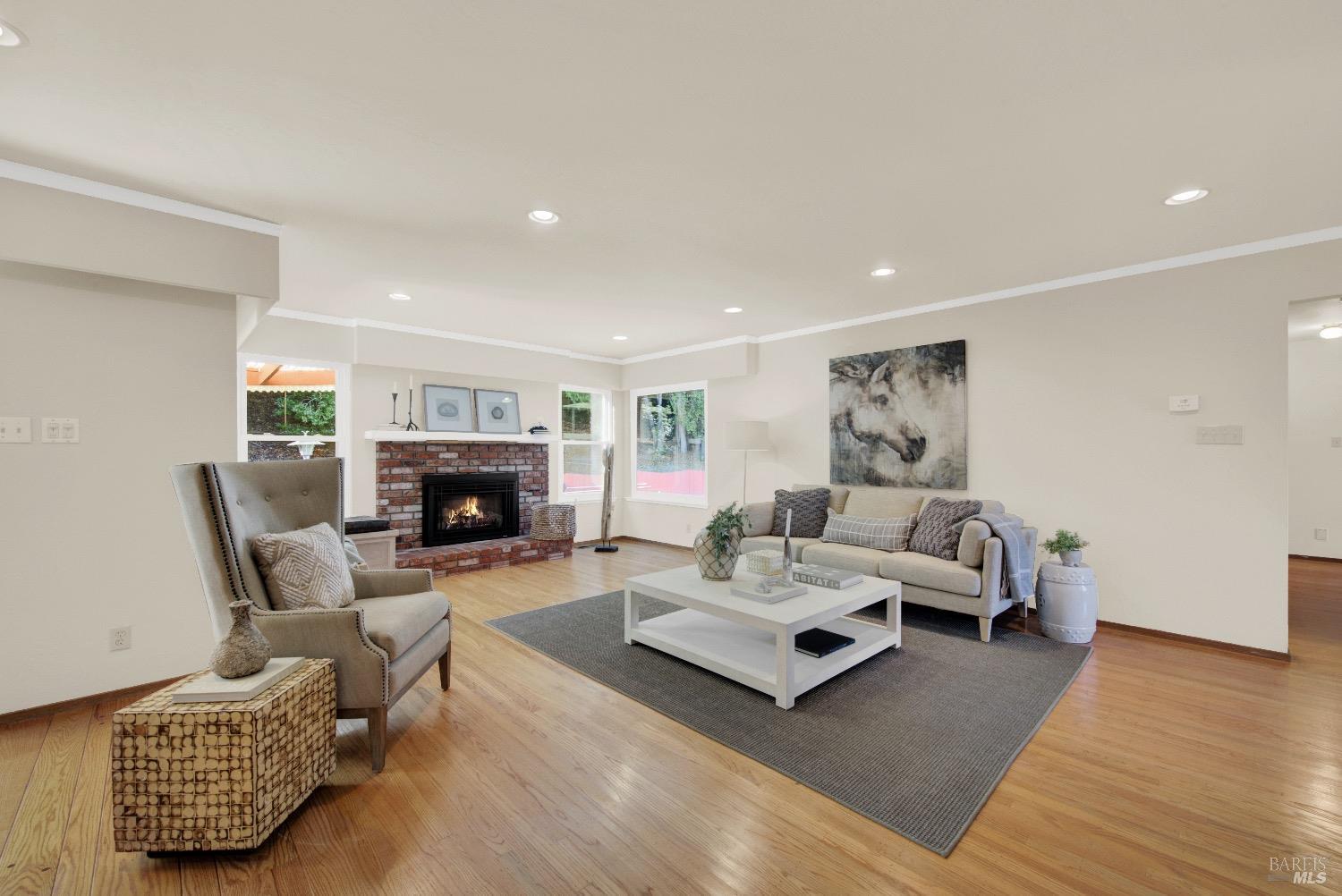 2573 Rollingwood Dr