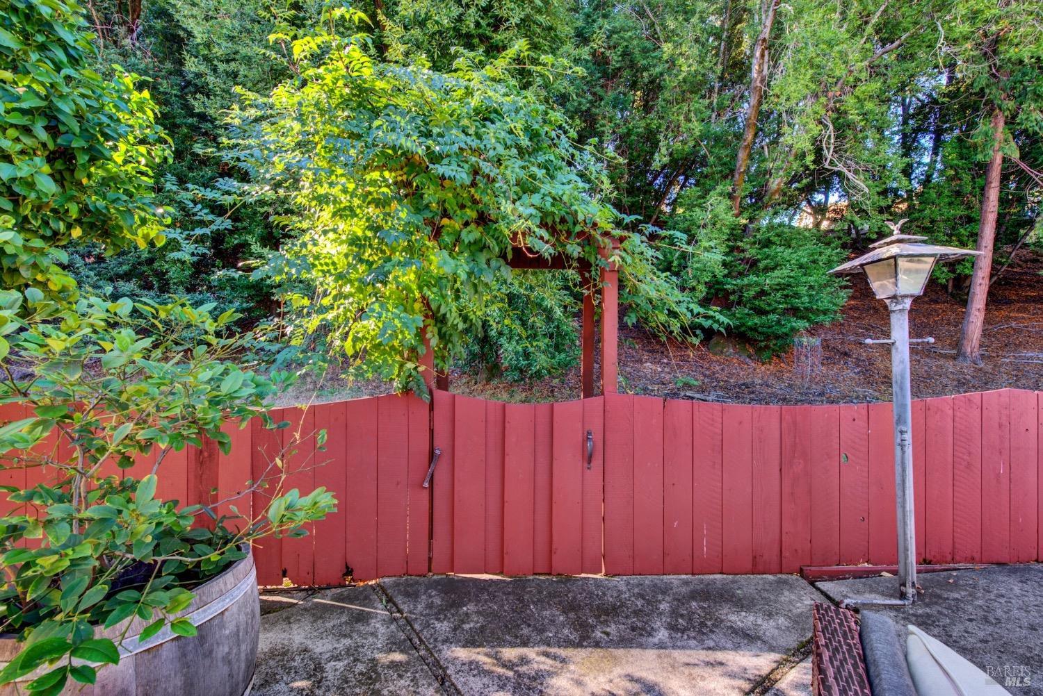 2573 Rollingwood Dr