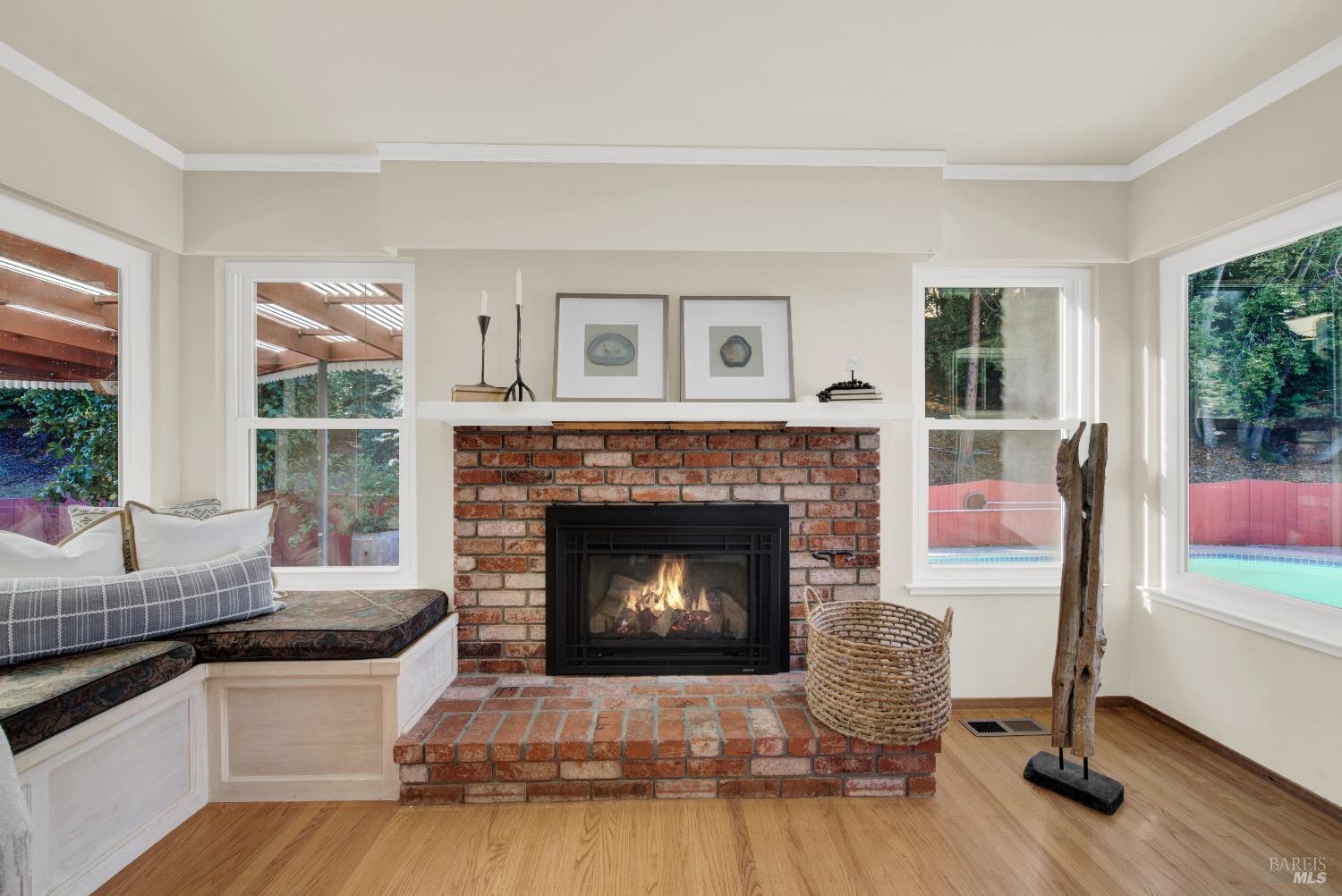 2573 Rollingwood Dr