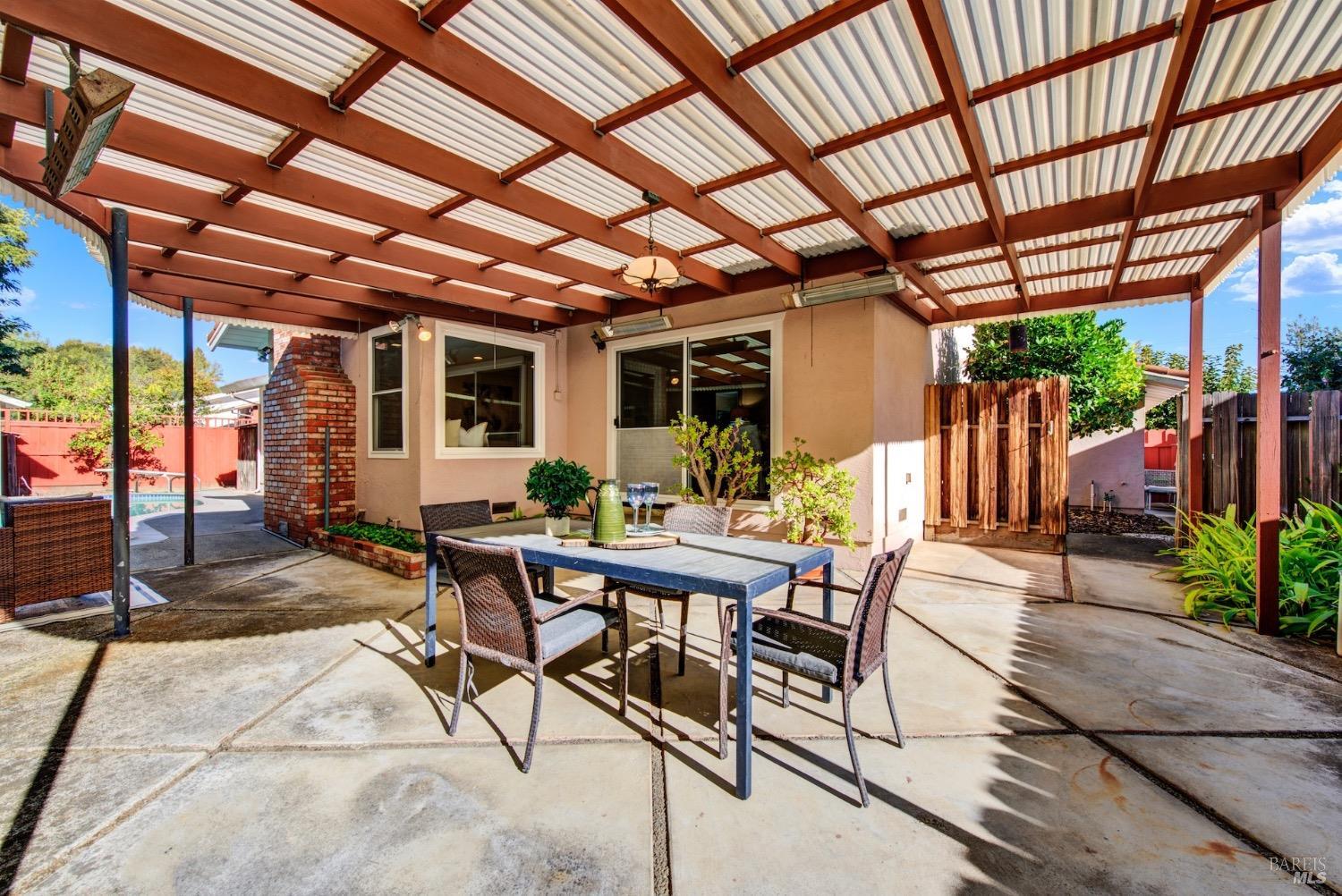 2573 Rollingwood Dr